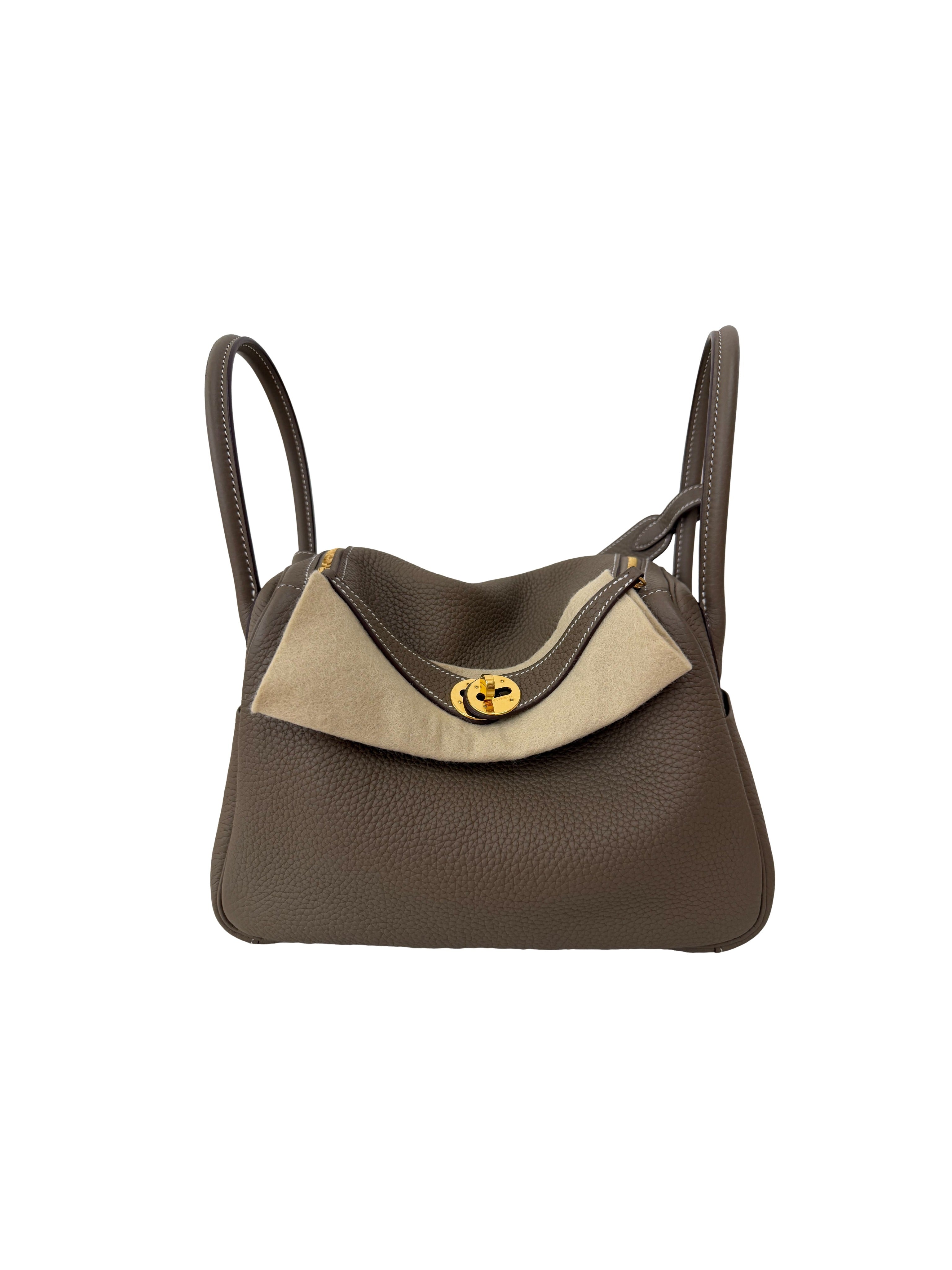 HERMES - HermÃ¨s Lindy 26 Etoupe Taurillon Clemence Gold Hardware C Stamp